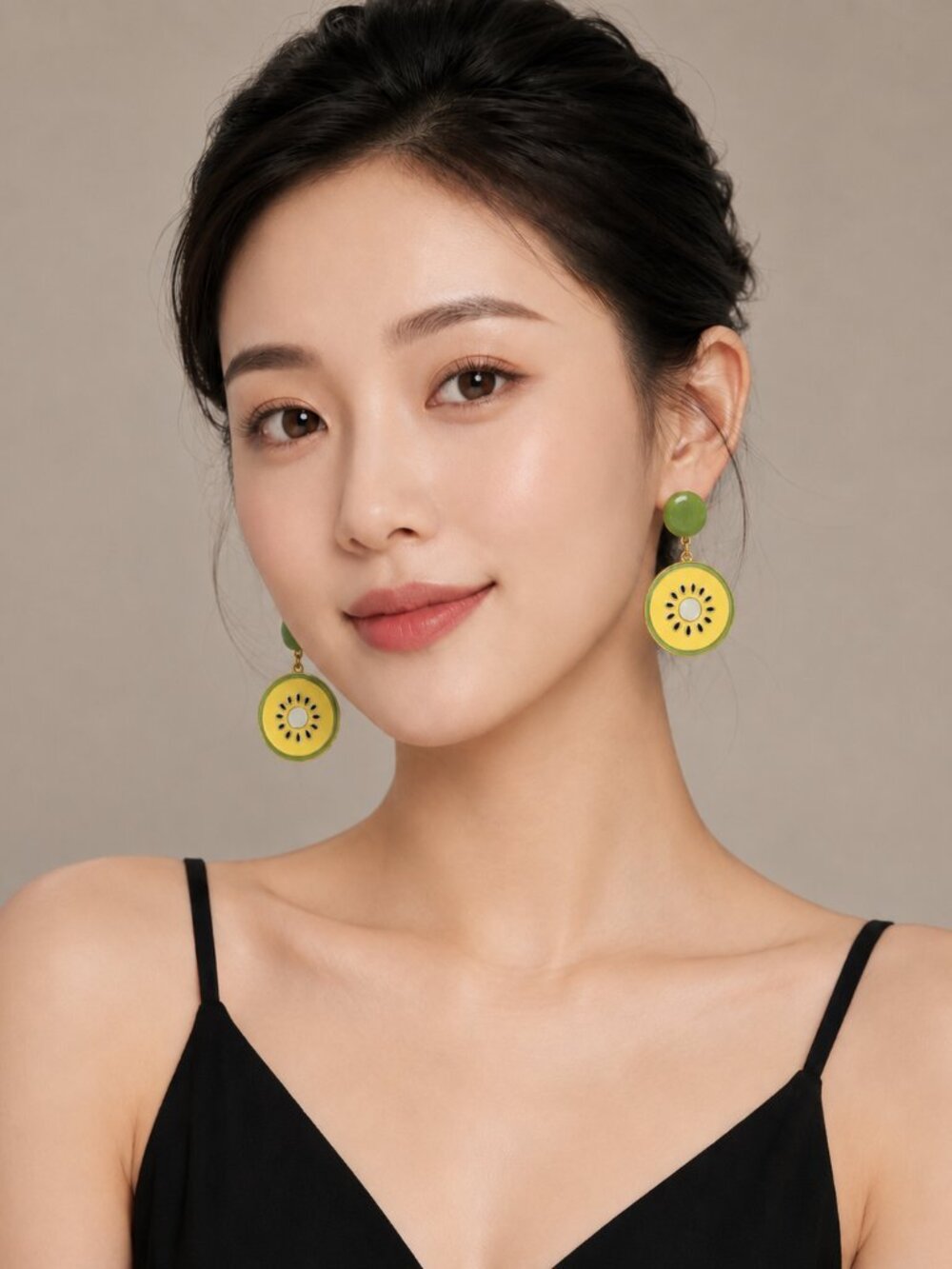 CHUU Korean Kiwi Slice Drop Earrings – Fresh Fruit-Inspired Summer Jewelry
